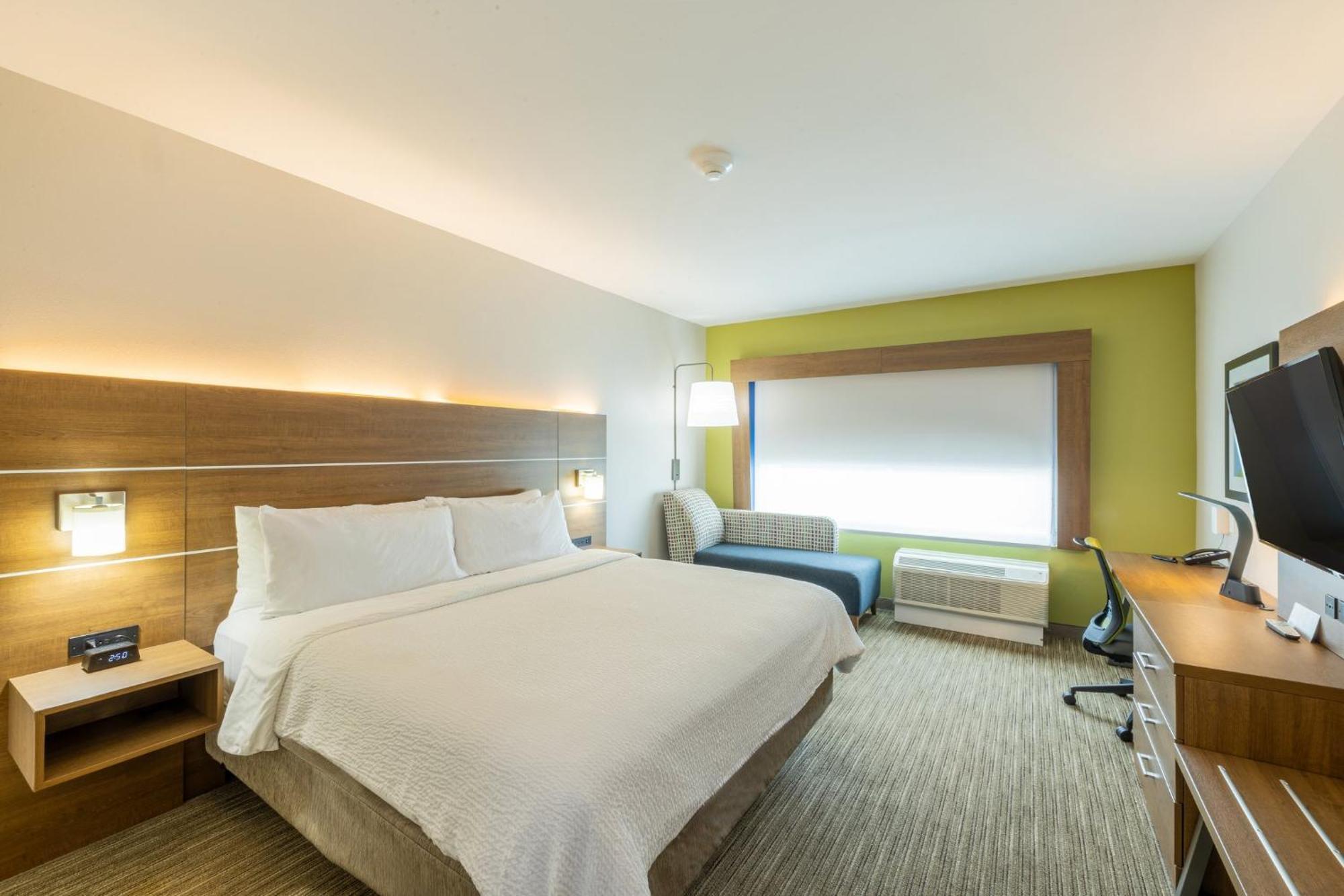Holiday Inn Express & Suites - Lindale By Ihg Exterior photo